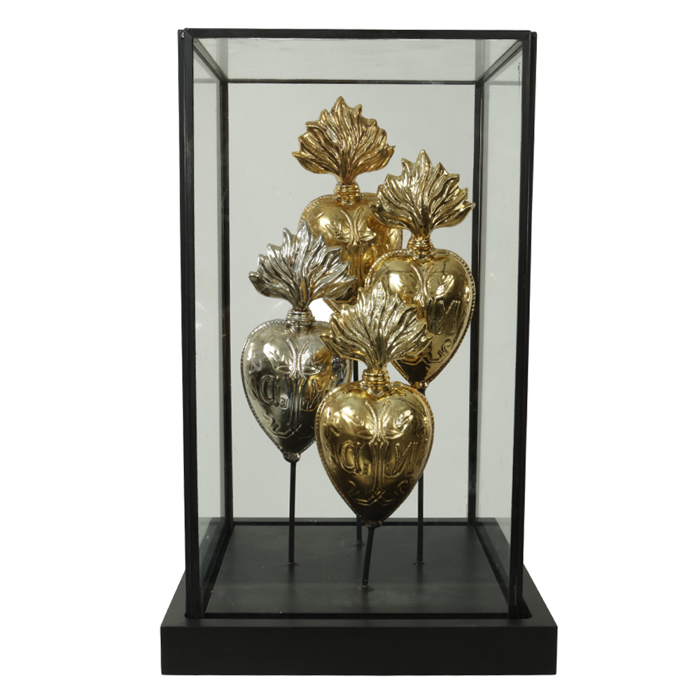 ESCULTURA DECORATIVA VIDRO REDOMA CORACOES (DOURADO PRATA) 31,5cm 19d