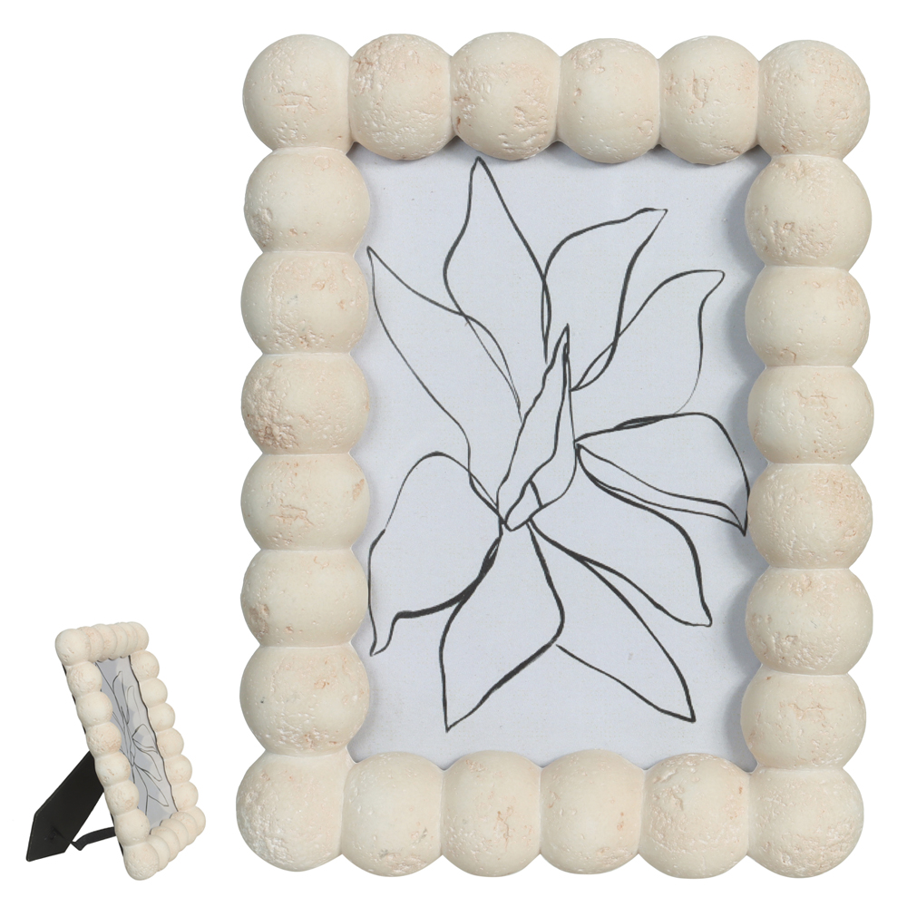 PORTA RETRATO POLIRESINA FTO 10X15 BALLS (NATURAL) 18,5X14X2,5cm