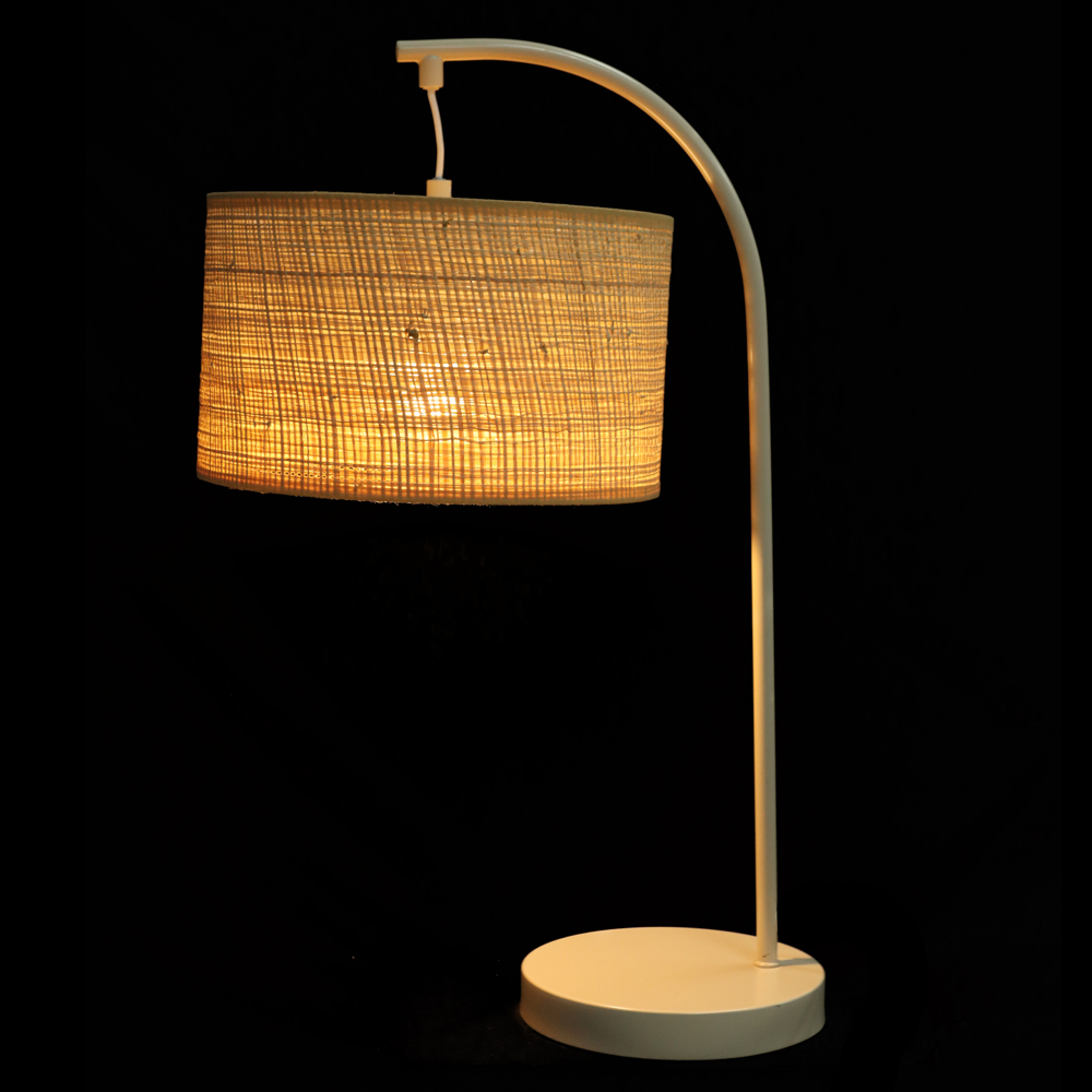 ABAJUR DECORATIVO METAL E BAMBOO BIVOLT (DOURADO) 55X30X25cm